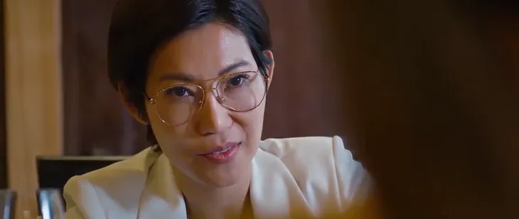 Bão ngầm - Tập 48: Vừa trừ khử người tình đồng giới, Ong chúa lại ve vãn Sơn bạch tuộc - Ảnh 10. Bão ngầm - Tập 48: Vừa trừ khử người tình đồng giới, Ong chúa lại ve vãn Sơn bạch tuộc - Ảnh 10.