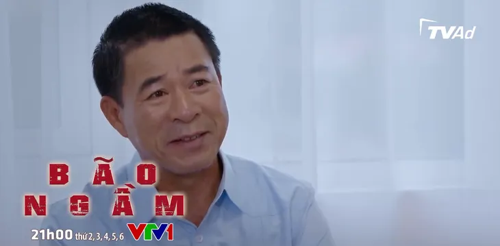 Bão ngầm - Tập 49: Ông trùm kiếm cớ về thăm nhà Hạ Lam - Ảnh 4. Bão ngầm - Tập 49: Ông trùm kiếm cớ về thăm nhà Hạ Lam - Ảnh 4.