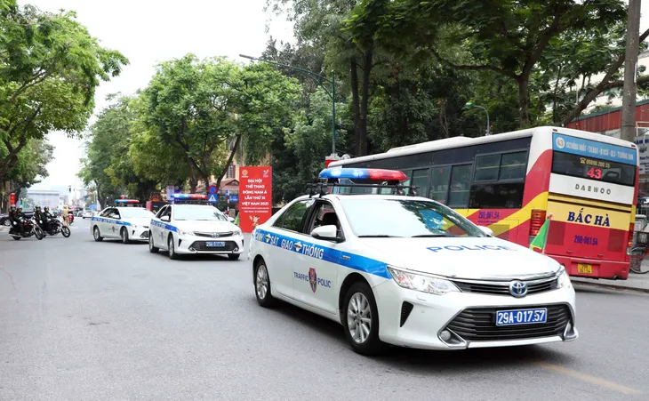 Công an Hà Nội ra quân bảo đảm an ninh, trật tự cho SEA Games 31 - Ảnh 7. Công an Hà Nội ra quân bảo đảm an ninh, trật tự cho SEA Games 31 - Ảnh 7.