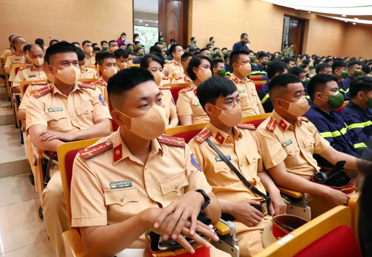 Công an Hà Nội ra quân bảo đảm an ninh, trật tự cho SEA Games 31 - Ảnh 5. Công an Hà Nội ra quân bảo đảm an ninh, trật tự cho SEA Games 31 - Ảnh 5.