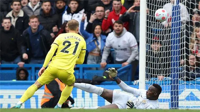 Chelsea thua sốc 1-4 trước Brentford - Ảnh 2. Chelsea thua sốc 1-4 trước Brentford - Ảnh 2.