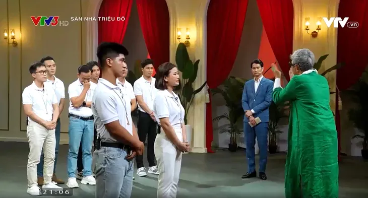 Săn nhà triệu đô - Tập 4: Nhà môi giới nữ bị Giám khảo mắng đến phát khóc - Ảnh 6. Săn nhà triệu đô - Tập 4: Nhà môi giới nữ bị Giám khảo mắng đến phát khóc - Ảnh 6.