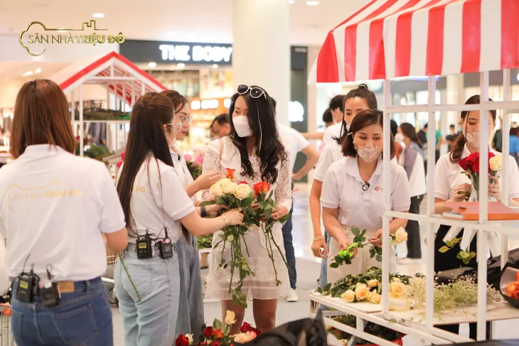 Săn nhà triệu đô - Tập 4: Nhà môi giới nữ bị Giám khảo mắng đến phát khóc - Ảnh 2. Săn nhà triệu đô - Tập 4: Nhà môi giới nữ bị Giám khảo mắng đến phát khóc - Ảnh 2.