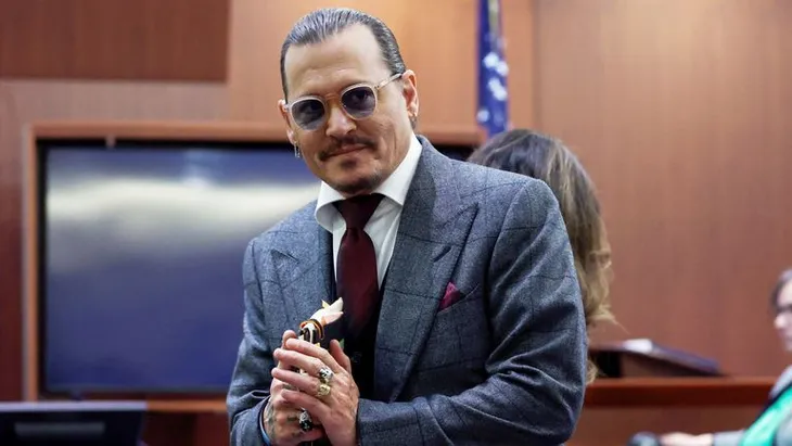 Trên mạng xã hội, Johnny Depp đã chiến thắng - Ảnh 2. Trên mạng xã hội, Johnny Depp đã chiến thắng - Ảnh 2.