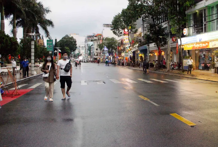 Cần Thơ: Ra mắt phố đi bộ Ninh Kiều - Ảnh 3. Cần Thơ: Ra mắt phố đi bộ Ninh Kiều - Ảnh 3.