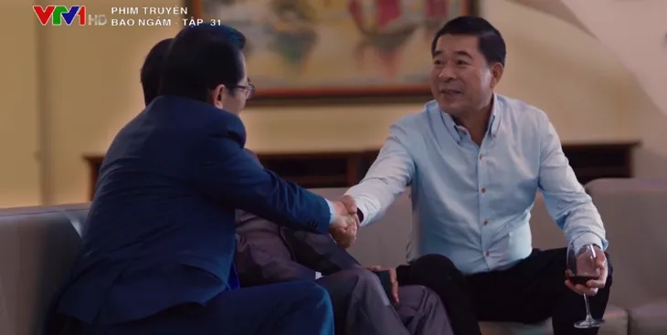 Bão ngầm - Tập 31: Ong chúa thuê người giết Toàn khỉ đốm tại nhà giam - Ảnh 13. Bão ngầm - Tập 31: Ong chúa thuê người giết Toàn khỉ đốm tại nhà giam - Ảnh 13.