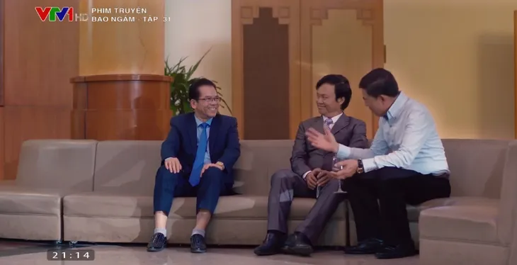 Bão ngầm - Tập 31: Ong chúa thuê người giết Toàn khỉ đốm tại nhà giam - Ảnh 12. Bão ngầm - Tập 31: Ong chúa thuê người giết Toàn khỉ đốm tại nhà giam - Ảnh 12.