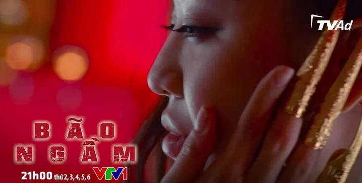Bão ngầm - Tập 31: Ong chúa - nhân vật bí hiểm với tình yêu đồng giới - Ảnh 2. Bão ngầm - Tập 31: Ong chúa - nhân vật bí hiểm với tình yêu đồng giới - Ảnh 2.