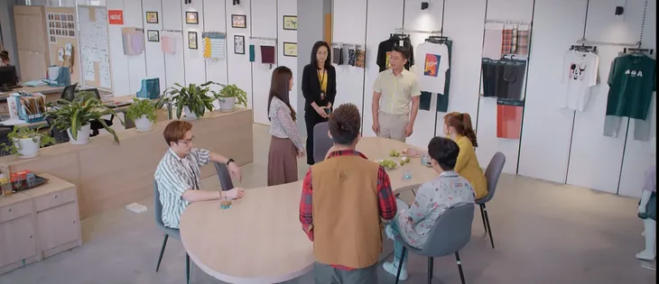 Thương ngày nắng về 2 - Tập 2: Sếp mới siêu khó tính khiến cấp dưới của Vân Trang choáng váng - Ảnh 1. Thương ngày nắng về 2 - Tập 2: Sếp mới siêu khó tính khiến cấp dưới của Vân Trang choáng váng - Ảnh 1.