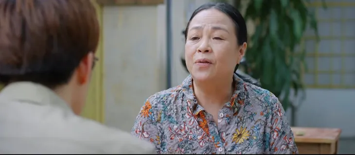 Thương ngày nắng về 2 - Tập 2: Bà Nga sốt sắng vì Vân Trang mãi chưa chịu lấy chồng - Ảnh 1. Thương ngày nắng về 2 - Tập 2: Bà Nga sốt sắng vì Vân Trang mãi chưa chịu lấy chồng - Ảnh 1.