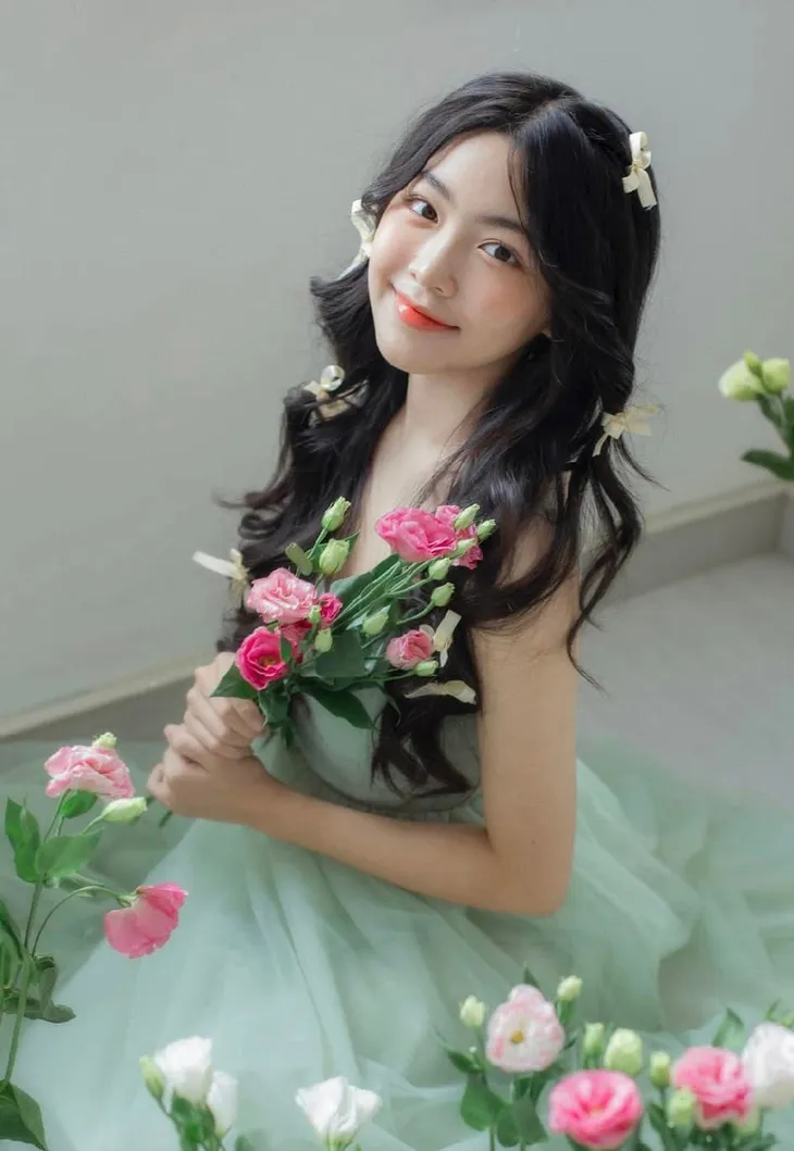 Nhan sắc tuổi 16 gây sốt của con gái Quyền Linh - Ảnh 6. Nhan sắc tuổi 16 gây sốt của con gái Quyền Linh - Ảnh 6.