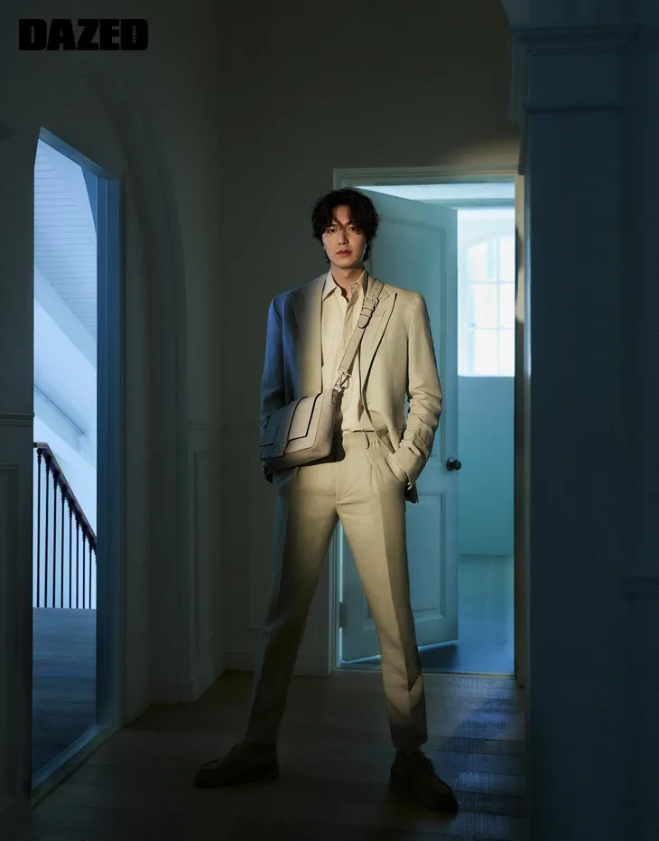 Lee Min Ho lịch lãm trong bộ ảnh mới - Ảnh 4. Lee Min Ho lịch lãm trong bộ ảnh mới - Ảnh 4.