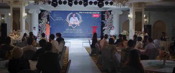 Thương ngày nắng về 2 - Tập 3: Duy ghen phát điên vì trai đẹp kè kè bên Trang - Ảnh 3. Thương ngày nắng về 2 - Tập 3: Duy ghen phát điên vì trai đẹp kè kè bên Trang - Ảnh 3.