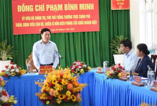 Tích cực hỗ trợ nhân dân khu vực biên giới - Ảnh 2.