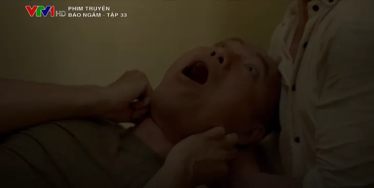 Bão ngầm - Tập 33: Đức điên thủ tiêu Toàn khỉ đốm trong buồng giam - Ảnh 7. Bão ngầm - Tập 33: Đức điên thủ tiêu Toàn khỉ đốm trong buồng giam - Ảnh 7.