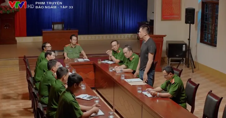 Bão ngầm - Tập 33: Đức điên thủ tiêu Toàn khỉ đốm trong buồng giam - Ảnh 8. Bão ngầm - Tập 33: Đức điên thủ tiêu Toàn khỉ đốm trong buồng giam - Ảnh 8.