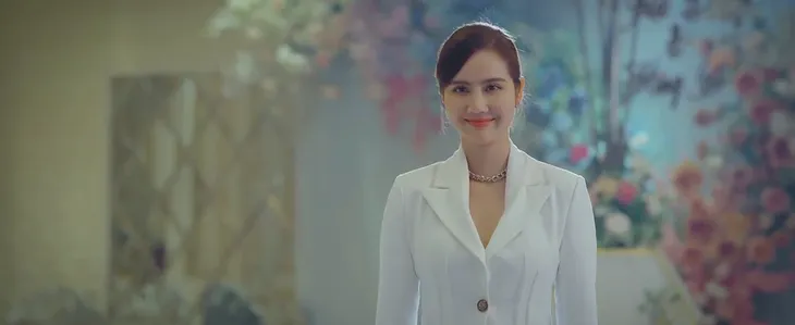 Thương ngày nắng về 2 - Tập 3: Duy ghen phát điên vì trai đẹp kè kè bên Trang - Ảnh 5. Thương ngày nắng về 2 - Tập 3: Duy ghen phát điên vì trai đẹp kè kè bên Trang - Ảnh 5.