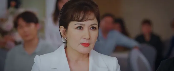 Thương ngày nắng về 2 - Tập 3: Duy ghen phát điên vì trai đẹp kè kè bên Trang - Ảnh 6. Thương ngày nắng về 2 - Tập 3: Duy ghen phát điên vì trai đẹp kè kè bên Trang - Ảnh 6.