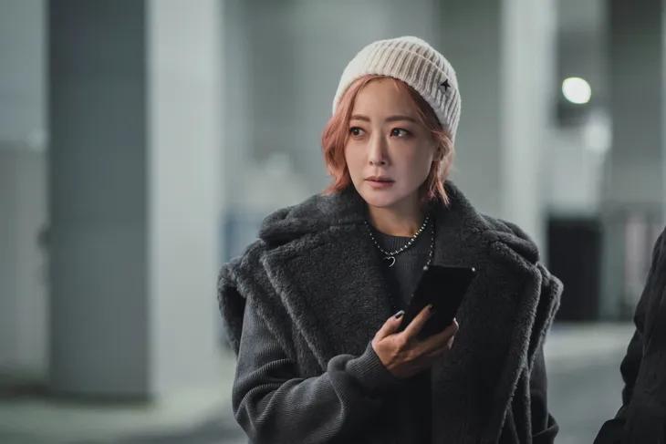 Hình tượng cực chất của Kim Hee Sun ngày trở lại - Ảnh 3. Hình tượng cực chất của Kim Hee Sun ngày trở lại - Ảnh 3.