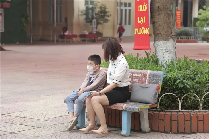 Tìm lại điều bình thường: Từ ngày giải phóng phụ huynh đến nguyên tắc điếu thuốc - Ảnh 2. Tìm lại điều bình thường: Từ ngày giải phóng phụ huynh đến nguyên tắc điếu thuốc - Ảnh 2.