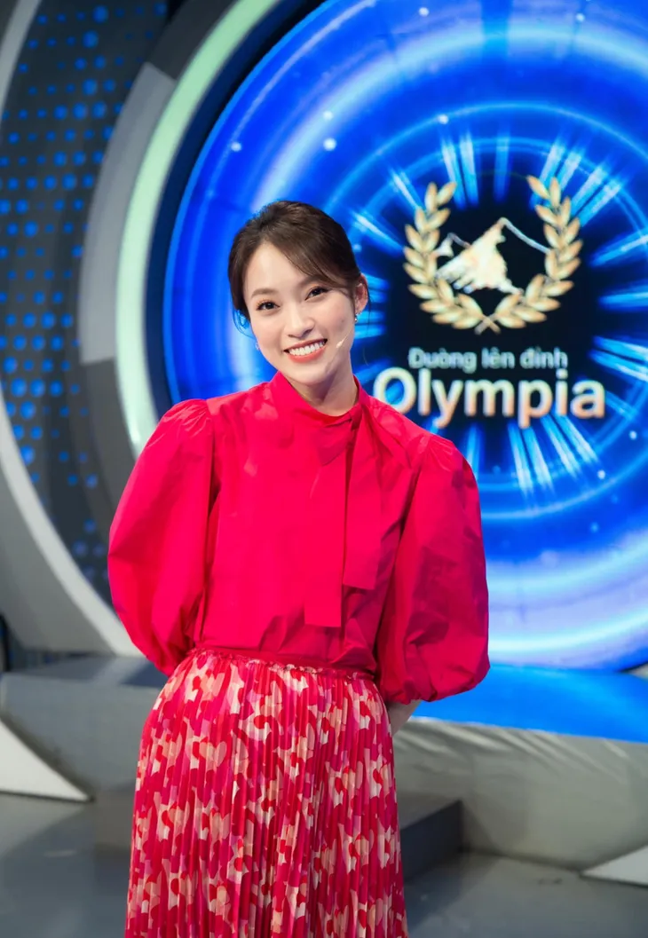 Khoảnh khắc cực đáng yêu của Khánh Vy - Ngọc Huy khi dẫn Đường lên đỉnh Olympia - Ảnh 12.