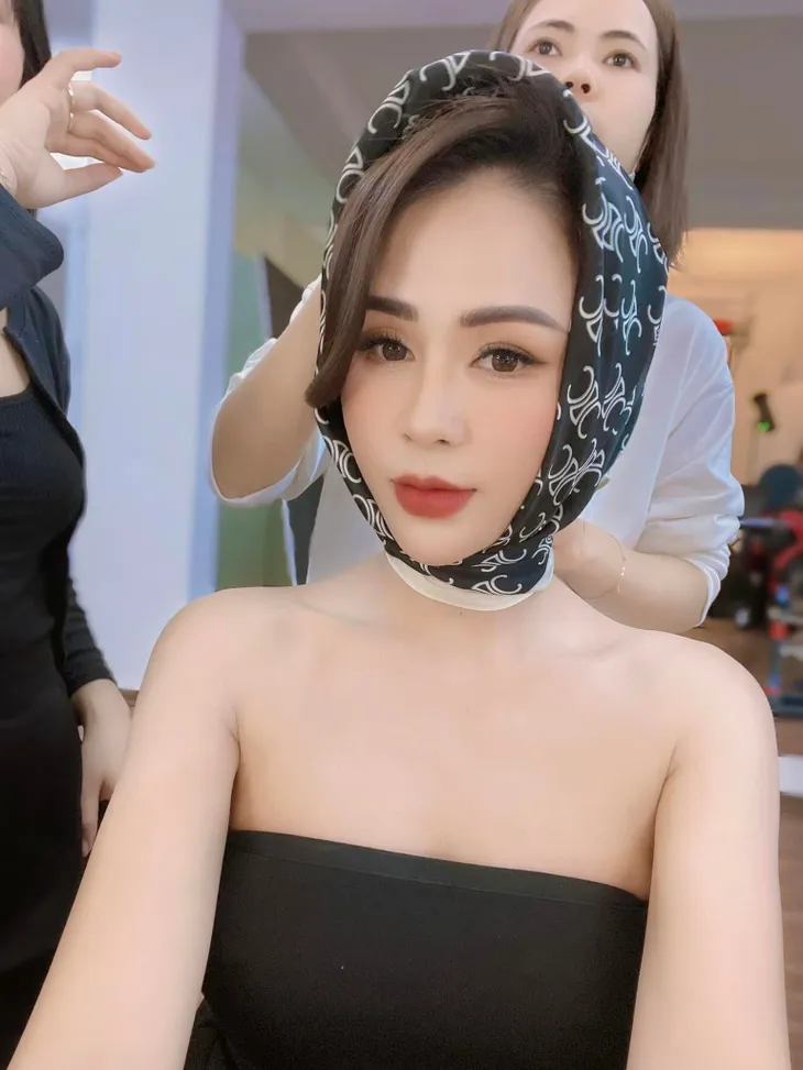 Diễn viên Việt tuần qua: Lan Phương đăng ảnh sốc về Vân Khánh, NSND Thu Hà trẻ đến khó tin - Ảnh 6. Diễn viên Việt tuần qua: Lan Phương đăng ảnh sốc về Vân Khánh, NSND Thu Hà trẻ đến khó tin - Ảnh 6.