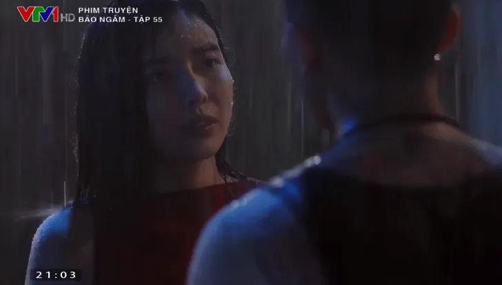 Bão ngầm - Tập 55: Hạ Lam chấp nhận kỷ luật để đến với bác sĩ Hùng - Ảnh 1. Bão ngầm - Tập 55: Hạ Lam chấp nhận kỷ luật để đến với bác sĩ Hùng - Ảnh 1.