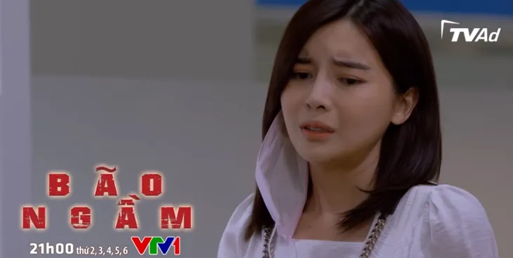 Bão ngầm - Tập 56: Hạ Lam, Hải Triều kết hợp ăn ý qua mặt đàn em ông trùm - Ảnh 2. Bão ngầm - Tập 56: Hạ Lam, Hải Triều kết hợp ăn ý qua mặt đàn em ông trùm - Ảnh 2.