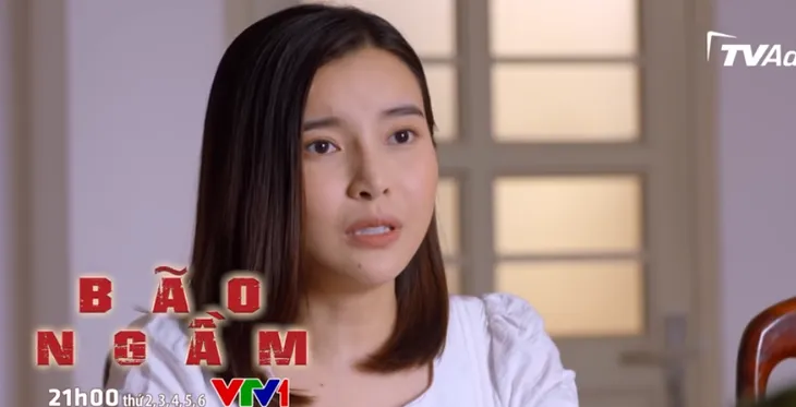 Bão ngầm - Tập 56: Hạ Lam, Hải Triều kết hợp ăn ý qua mặt đàn em ông trùm - Ảnh 3. Bão ngầm - Tập 56: Hạ Lam, Hải Triều kết hợp ăn ý qua mặt đàn em ông trùm - Ảnh 3.