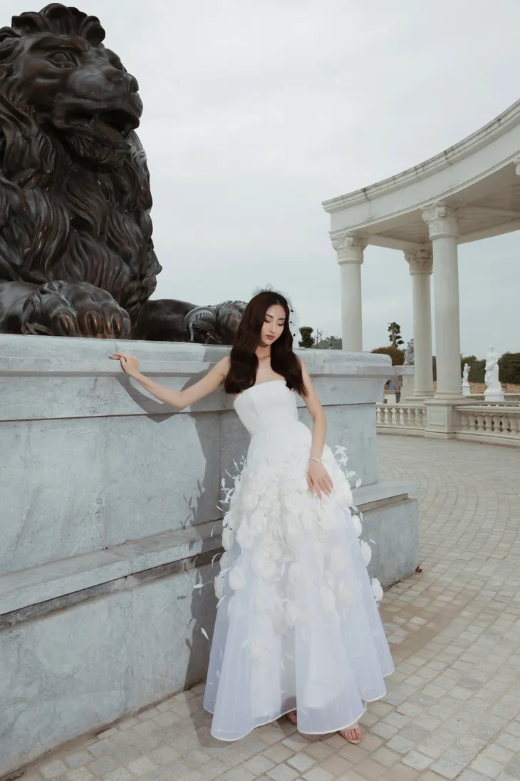 Hoa hậu Lương Thùy Linh đọ sắc bên mỹ nữ cao nhất Miss World Vietnam 2022 - Ảnh 7. Hoa hậu Lương Thùy Linh đọ sắc bên mỹ nữ cao nhất Miss World Vietnam 2022 - Ảnh 7.
