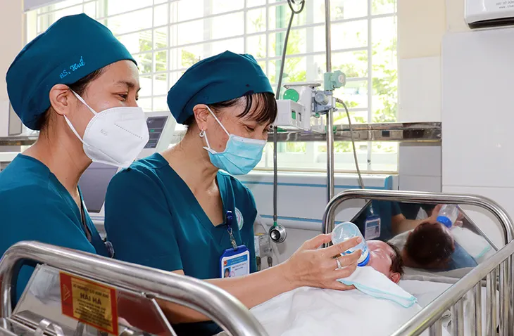 Lần đầu tiên điều trị thành công ca uốn ván sơ sinh - Ảnh 1. Lần đầu tiên điều trị thành công ca uốn ván sơ sinh - Ảnh 1.
