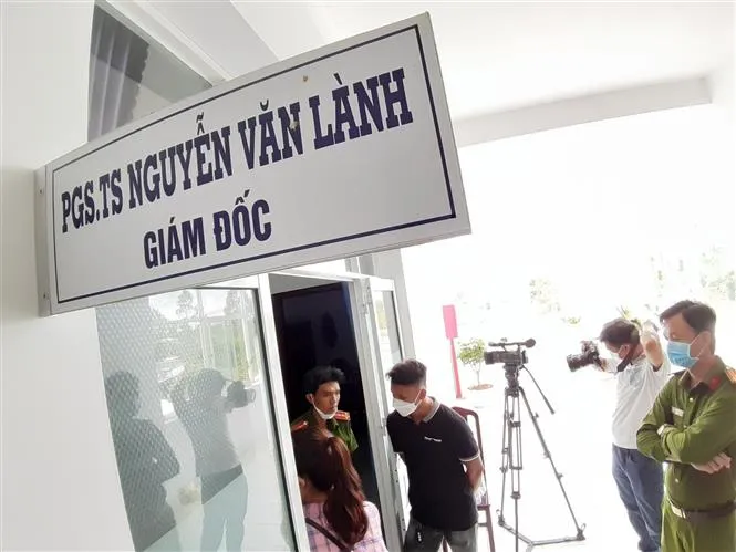 Liên quan vụ Công ty Việt Á, cựu Giám đốc và 2 Trưởng khoa thuộc CDC tỉnh Hậu Giang bị bắt - Ảnh 3. Liên quan vụ Công ty Việt Á, cựu Giám đốc và 2 Trưởng khoa thuộc CDC tỉnh Hậu Giang bị bắt - Ảnh 3.