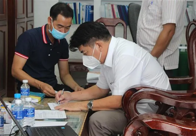 Liên quan vụ Công ty Việt Á, cựu Giám đốc và 2 Trưởng khoa thuộc CDC tỉnh Hậu Giang bị bắt - Ảnh 2. Liên quan vụ Công ty Việt Á, cựu Giám đốc và 2 Trưởng khoa thuộc CDC tỉnh Hậu Giang bị bắt - Ảnh 2.