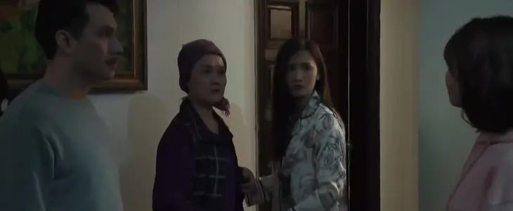 Chồng cũ, vợ cũ, người yêu cũ - Tập 5: Con riêng của Việt nghe lén Giang nói chuyện với mẹ ruột - Ảnh 3. Chồng cũ, vợ cũ, người yêu cũ - Tập 5: Con riêng của Việt nghe lén Giang nói chuyện với mẹ ruột - Ảnh 3.