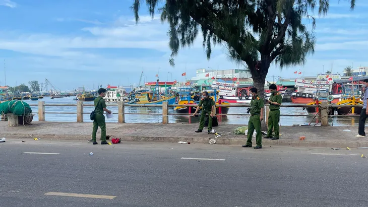 Tài xế lái xe Mercedes truy sát, tông chết người ở Bình Thuận - Ảnh 1. Tài xế lái xe Mercedes truy sát, tông chết người ở Bình Thuận - Ảnh 1.