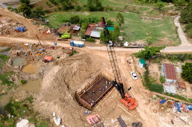 Ninh Thuận rút ngắn thời gian cấp phép mỏ đất cho cao tốc Cam Lâm - Vĩnh Hảo - Ảnh 2. Ninh Thuận rút ngắn thời gian cấp phép mỏ đất cho cao tốc Cam Lâm - Vĩnh Hảo - Ảnh 2.
