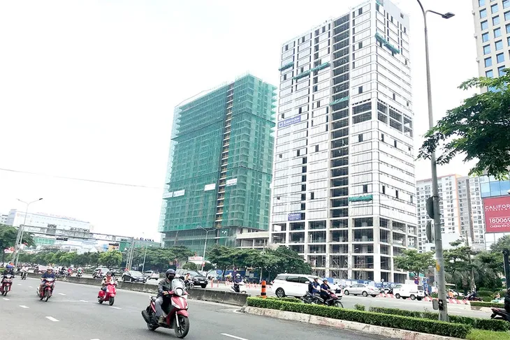Giá nhà liên tục leo thang, người mua gặp khó - Ảnh 1. Giá nhà liên tục leo thang, người mua gặp khó - Ảnh 1.