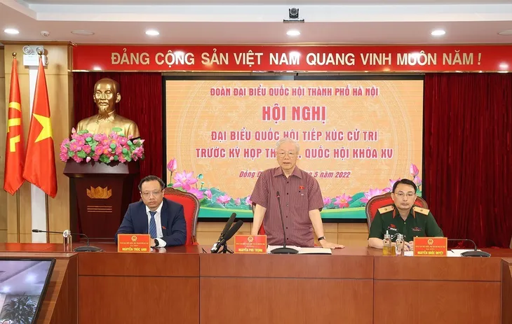 Tổng Bí thư tiếp xúc cử tri Hà Nội trước Kỳ họp thứ 3, Quốc hội khóa XV - Ảnh 6. Tổng Bí thư tiếp xúc cử tri Hà Nội trước Kỳ họp thứ 3, Quốc hội khóa XV - Ảnh 6.