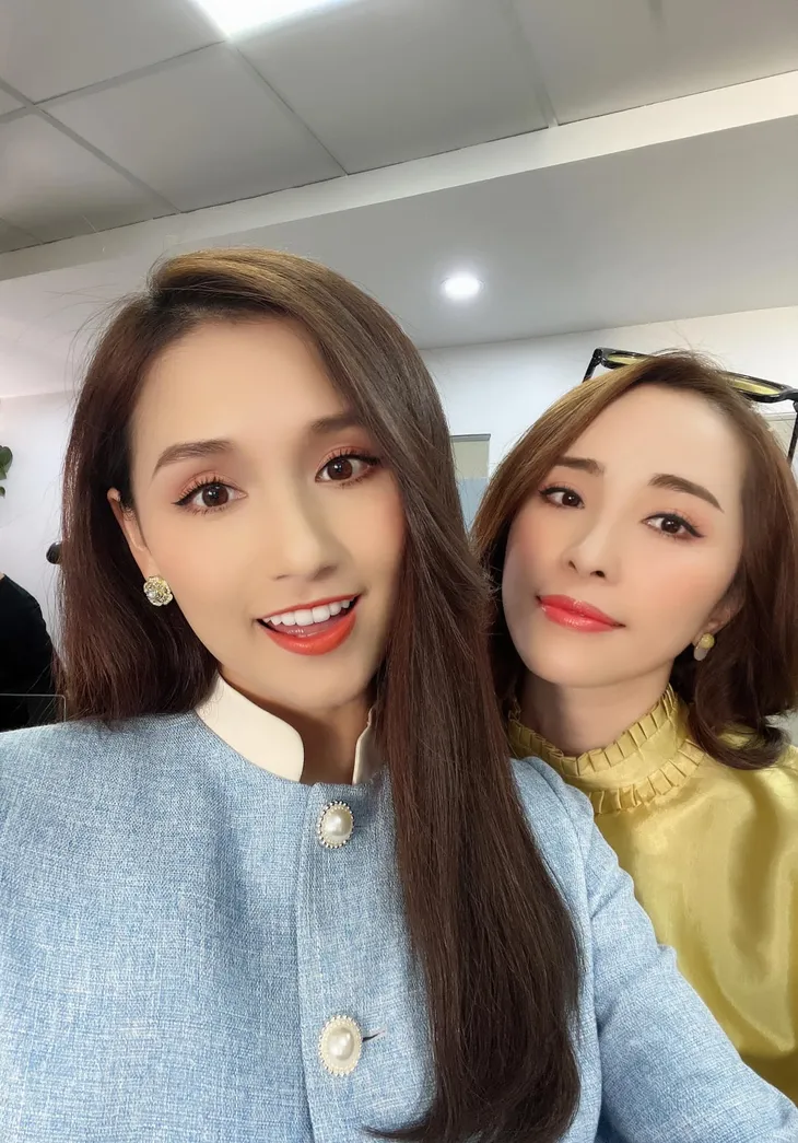 Quỳnh Nga quấn quít không rời khi đóng phim cùng Lã Thanh Huyền - Ảnh 12. Quỳnh Nga quấn quít không rời khi đóng phim cùng Lã Thanh Huyền - Ảnh 12.