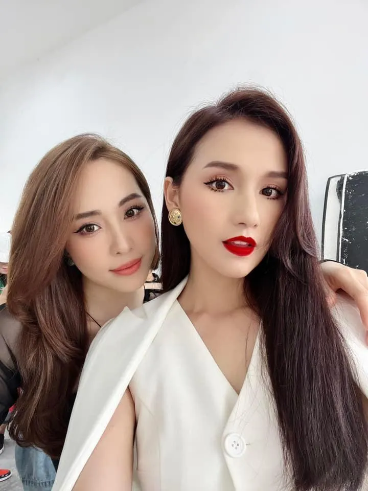Quỳnh Nga quấn quít không rời khi đóng phim cùng Lã Thanh Huyền - Ảnh 18. Quỳnh Nga quấn quít không rời khi đóng phim cùng Lã Thanh Huyền - Ảnh 18.