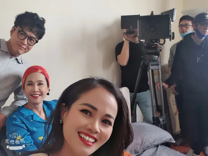 Hậu trường tươi rói của nữ phụ bị ghét nhất Thương ngày nắng về - Ảnh 1. Hậu trường tươi rói của nữ phụ bị ghét nhất Thương ngày nắng về - Ảnh 1.