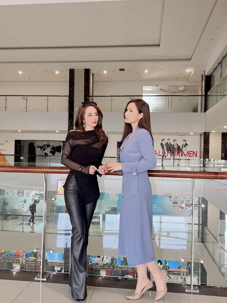 Quỳnh Nga quấn quít không rời khi đóng phim cùng Lã Thanh Huyền - Ảnh 2. Quỳnh Nga quấn quít không rời khi đóng phim cùng Lã Thanh Huyền - Ảnh 2.