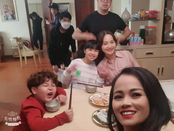 Hậu trường tươi rói của nữ phụ bị ghét nhất Thương ngày nắng về - Ảnh 8. Hậu trường tươi rói của nữ phụ bị ghét nhất Thương ngày nắng về - Ảnh 8.