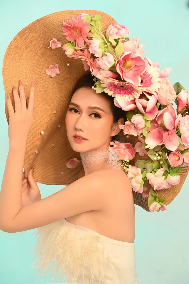 Hương Giang chia tay Đình Tú - Ảnh 2. Hương Giang chia tay Đình Tú - Ảnh 2.
