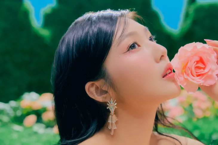 Những nữ thần tượng K-Pop gây ấn tượng trong năm 2022 vì quá xinh đẹp - Ảnh 4. Những nữ thần tượng K-Pop gây ấn tượng trong năm 2022 vì quá xinh đẹp - Ảnh 4.
