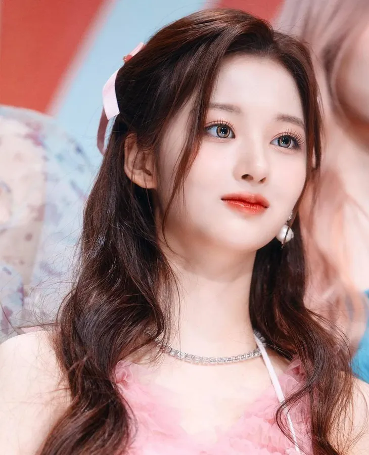 Những nữ thần tượng K-Pop gây ấn tượng trong năm 2022 vì quá xinh đẹp - Ảnh 2. Những nữ thần tượng K-Pop gây ấn tượng trong năm 2022 vì quá xinh đẹp - Ảnh 2.