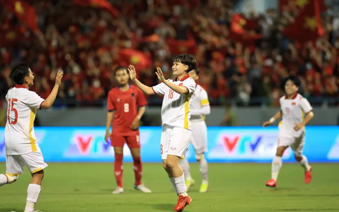 Thắng đậm ĐT nữ Campuchia, ĐT nữ Việt Nam vào bán kết SEA Games 31 với ngôi nhất bảng - Ảnh 1. Thắng đậm ĐT nữ Campuchia, ĐT nữ Việt Nam vào bán kết SEA Games 31 với ngôi nhất bảng - Ảnh 1.