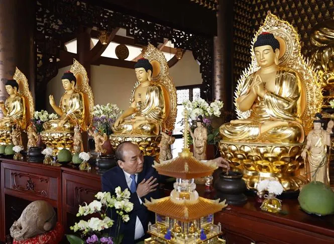 Chủ tịch nước: Phật giáo có vai trò rất quan trọng trong việc hộ quốc, an dân - Ảnh 1. Chủ tịch nước: Phật giáo có vai trò rất quan trọng trong việc hộ quốc, an dân - Ảnh 1.