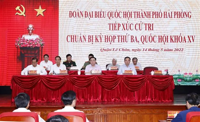 Chủ tịch Quốc hội tiếp xúc cử tri Hải Phòng trước kỳ họp thứ 3, Quốc hội khóa XV - Ảnh 3. Chủ tịch Quốc hội tiếp xúc cử tri Hải Phòng trước kỳ họp thứ 3, Quốc hội khóa XV - Ảnh 3.