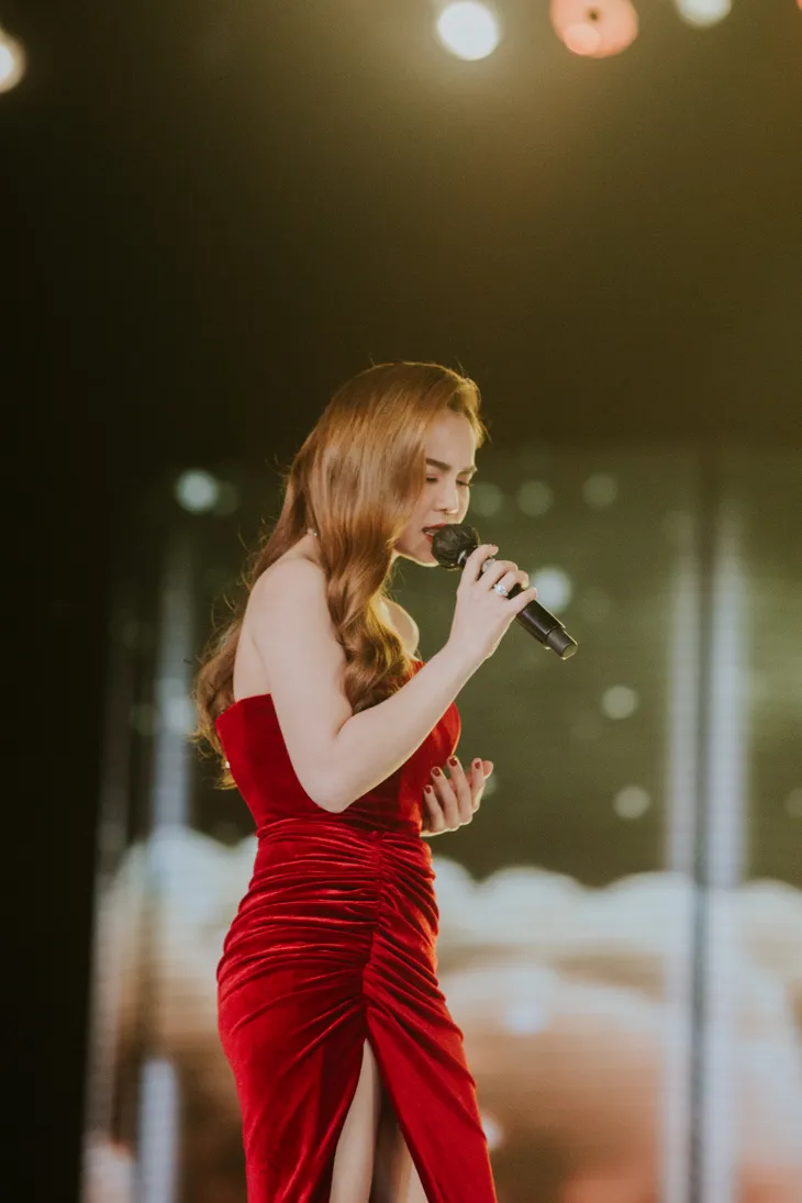 Giang Hồng Ngọc tiết lộ biết “yêu dại khờ” từ năm 14 tuổi - Ảnh 2. Giang Hồng Ngọc tiết lộ biết “yêu dại khờ” từ năm 14 tuổi - Ảnh 2.